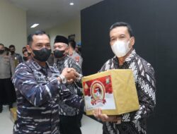 Polda Kepri  Pendistribusian Langsung Paket Sembako Bansos dan Baksos, Dalam Rangka Hari Bhayangkara ke – 76