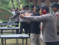 Polda Kepri Menggelar Lomba Menembak TNI-Polri Bersama Dengan Awak Media, Dalam rangka Hari Bhayangkara ke – 76