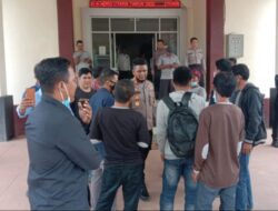Puluhan Warga Desa Sungai Mata-Mata Minta Penjelasan Keadilan Hukum Ke Polres Kayong Utara