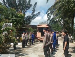 Banjir Melanda Kecamatan Manis Mata, 30 Personil Polres Ketapang Diterjunkan Lakukan Misi Kemanusiaan Musibah Banjir