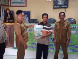 Pembagian BLT-BBM di Bagiakan Secara Langsung  pemerintah Desa Bernung Dan di Dampingi Bhabinkabtibma