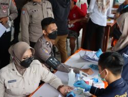 Meriahkan HUT IDI, Polres Ketapang Ikuti Donor Darah