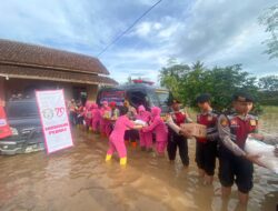 Polda Lampung Beserta Bhayangkari Cabang Menyalurkan Bantuan Paket Sembako