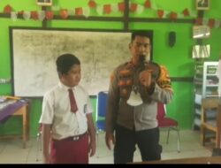 Kapolek Penyuluhan Sosialisasi Guru Beserta Staf SDN 08 MP dan Siswa/Siswi SDN 08 MP dengan Tema UU Lalu Lintas,Tertib berlalu Lintas 