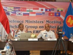 Kemhan RI Berserta Kemhan Malaysia dan Kemhan Republik Korea Melalui video Teleconference Acara 9 Tahun ADMM-Plus EWG on CS