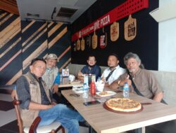 Dapat Kunjungan Tim Mitigasi Limbah Alarm Indonesia, Pizza Hut Nyatakan Sudah 80% Lokal! 