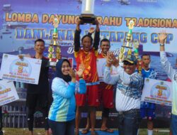 Acara Lomba Dayung Perahu Tradisional Danlanal Ketapang Cup Tahun 2022