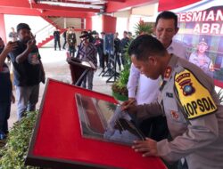 Kapolda Kepri Menghadiri Kegiatan Peresmian dan Pemotongan Pita Rusun Keluarga Abrip Partono Mako Brimob