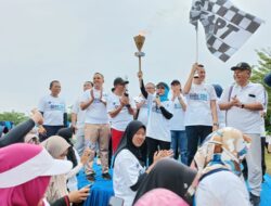 Setdakab Mewakili Bupati Mengikuti Jalan Sehat Bersama BUMN,Berserta Ribuan Orang Di Lapangan Pemkab Pesawaran