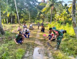 Babinsa Kodim 0421/Ls Terjun langsung Bantu Perbaikan Jalan di desa binaan