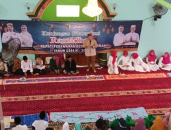 Bupati Pesawaran Memberikan Bantuan Berupa Dana Pembangunan Ambal Untuk Masjid Dalam Rangka Silaturahmi Ramadhan 