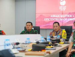 Kapolri Bersama Panglima TNI Tinjau91 Command Center  Pastikan Kesiapan Personel Jelang KTT ASEAN 2023