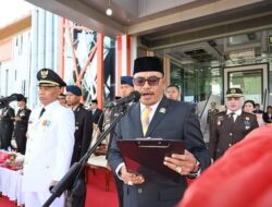 Ketua DPRD Ketapang Bacakan Teks Proklamasi Kemerdekaan RI Upacara Peringatan Hari Kemerdekaan RI ke-78.