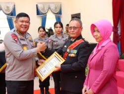 Polda Kepri Menggelar Upacara Wisuda Purna Bakti Terhadap 57 Personel Polda Kepri 