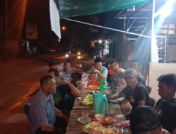 Warga Tanjung Riau Bersama  Bapak MISRI HADI  Caleg DPRD Kota Batam Nikmati Makan Roti Prata Orang Kite dikedai Rahman Koboy