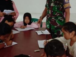 Babinpotmar Lanal Ranai Pantau Kegiatan Bimbel di Rumah Pintar Desa Sungai Ulu