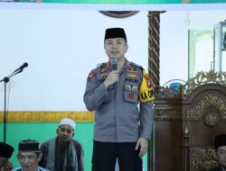 Kapolres Ketapang Berserta Jajaran Melaksanakan Kegiatan Safari Ramadhan 1445 H, Buka Puasa Bersama Warga Desa Sukamaju