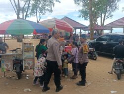 Libur Lebaran, Tim Patroli Presisi Polsek Muara Pawan Tingkatkan Patroli Di Obyek Wisata Pantai