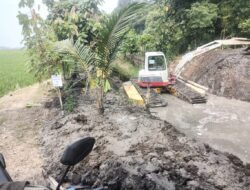 Diduga Proyek Normalisasi di Desa Palas Pasemah, Kecamatan Palas, Kabupaten Lampung Selatan Proyek Siluman 