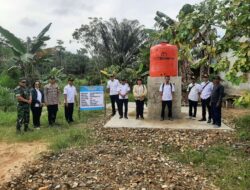 Tim Monev Pembangunan Desa,Didampingi Babinsa Koramil 1209–05/Smltn