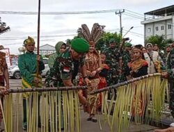 Penyambutan Pangdam XII/Tpr  Mayjen TNI Jamallulael Langsung Melaksanakan Tradisi Potong Pantan di Makodam 