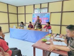 Babinsa Kodim 1209-06/Ledo Danpingi Penyaluran BLT Dana Desa Pastikan Aman Dan Lancar