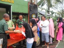 Kodim 1202 Singkawang Kembali Gelar Bakti Sosial Pemberian Bantuan Makanan Wujud kepedulian Terhadap Masyarakat 