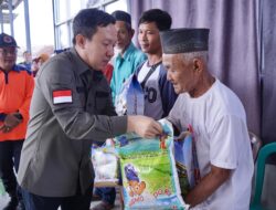 Tinjau Lokasi Terdampak Banjir di Ambarawa, Pj Bupati Pringsewu Serahkan Bantuan 