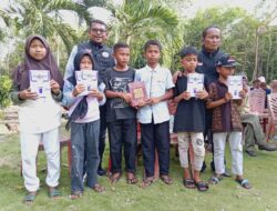 Yayasan Pemuda Peduli Mualaf, Salurkan Bantuan Berupa Al-quran dan Buku Iqro kepada Warga Komunitas Mualaf Desa Tenan