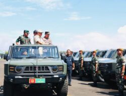 Menhan RI Menyerahkan 700 Unit Ranops Maung MV3 kepada TNI-Polri di Lanud Husein Sastranegara