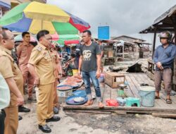 Bupati Meranti Tinjau Jalan Sungai Juling yang Ambruk, Instruksikan Perbaikan Sementara
