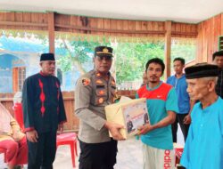 Polsek Senayang Menyalurkan Bantuan Sembako kepada Warga Kecamatan Temiang Pesisir dalam Rangka HUT ke-20 Polda Kepri di Bulan Ramadhan