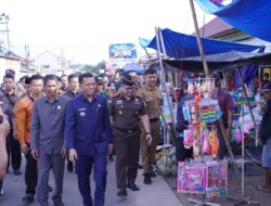 Bupati Pringsewu H. Riyanto Pamungkas Tinjau Stok dan Harga Kebutuhan Pokok di Pasar Banyumas