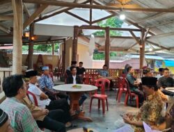 Jalin Silaturahmi Serta Kedekatan Antara Stapnya, Kepala Pekon Talang Padang Menggelar Acara Buka Bersama