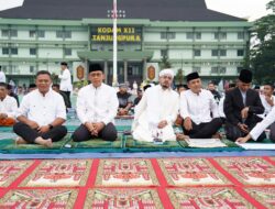 Sholat Idul Fitri 1446 H diikuti oleh Pangdam XII/Tpr  dan Segenap Prajurit di Lapangan Makodam