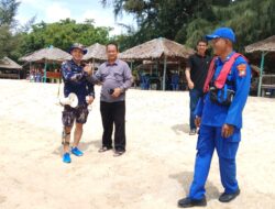 Personel Satpolairud Dalam Rangka Libur Waisak M Melakukan Pengamanan di Pantai Ketam