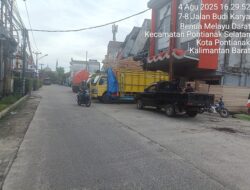 Warga Resah, Aktivitas Bongkar Muat Truk Berkat Ekspedisi Picu Kemacetan di Jalan Budi Karya Pontianak
