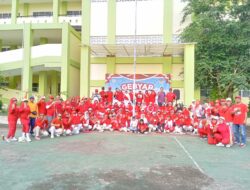 Hari Bahagia di Kampus Lama: Alumni SMAN 4 Pontianak Rayakan Kemerdekaan dengan Senam dan Lomba Karaoke
