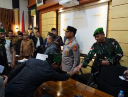 KodamXII/Tpr Menghimbau  Masyaraka Tetap Tenang dan Tidak Mudah Terprovokasi Aksi Demo di Kalbar