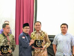 Kadis Pendidikan Lampung Thomas Amirico Raih IWO Award 2025, Bukti Dedikasi Tingkatkan SDM