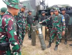 TNI Latihan Menembak Senjata Berat Terpadu Artileri Medan yang digelar di Pusat Latihan Tempur