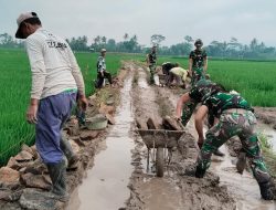 Hari Ketiga TMMD ke-127: TNI dan Masyarakat Gotong Royong Bangun Jalan dan Talud 