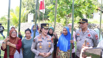 Sambut HUT ke-81 Kemerdekaan RI, Bidhumas Polda Kepri Salurkan Bendera Merah Putih dan Bantuan Sosial