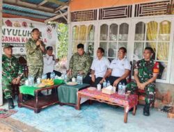 Jalin Silaturahmi ke Rumah Warga, Tim Penyuluh Mabes TNI Berikan Edukasi Pencegahan Karhutla