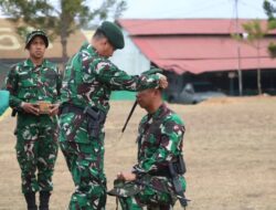 Yonif 756/WMS Resmi Bergabung ke Divif 3 Kostrad, Pangdivif Pimpin Tradisi Pembaretan