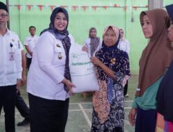 PEMKAB PRINGSEWU SALURKAN BANTUAN 21,63 TON BERAS KEPADA MASYARAKAT BANYUWANGI