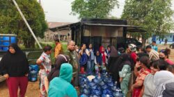 Kadin, IWAPI, HIPMI dan TNI Bergerak Bantu Warga Ketapang di Tengah Kemarau Panjang