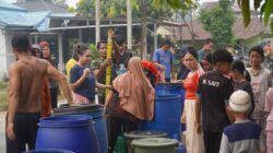Babinsa Desa Mensere dan Desa Jirak Salurkan Air Bersih kepada Warga,Perkuat Sinergi dan Kepedulian