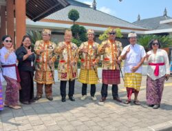 Sela Hadiri Festival Budaya Klungkung, Irjen. Pol. (Purn.) Dr. H. Ike Edwin Kunjungi Pura Agung Besakih