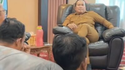 Saat Warga Mengadu di Ruang Kerja Bupati Kubu raya, Etika dan Sopan Santun Pejabat Jadi Pertanyaan